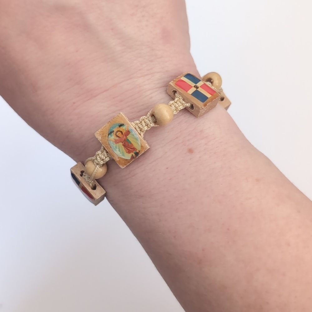 NWOT Cream Wood Beaded Catholic‎ Cross Adjustable Slider Bracelet
